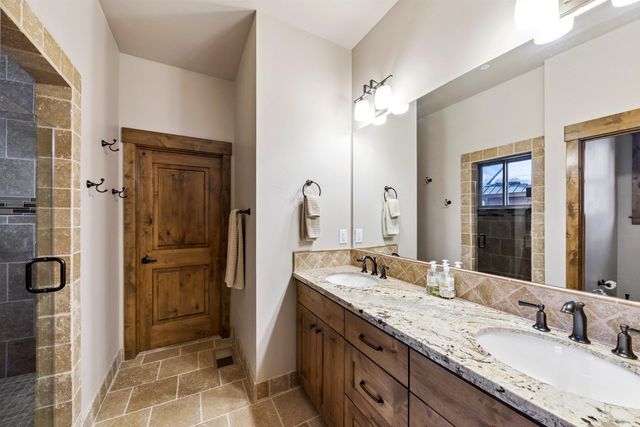 10935 Skislope Way, Truckee, CA 96161