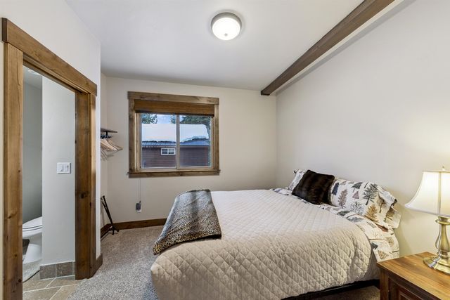 10935 Skislope Way, Truckee, CA 96161