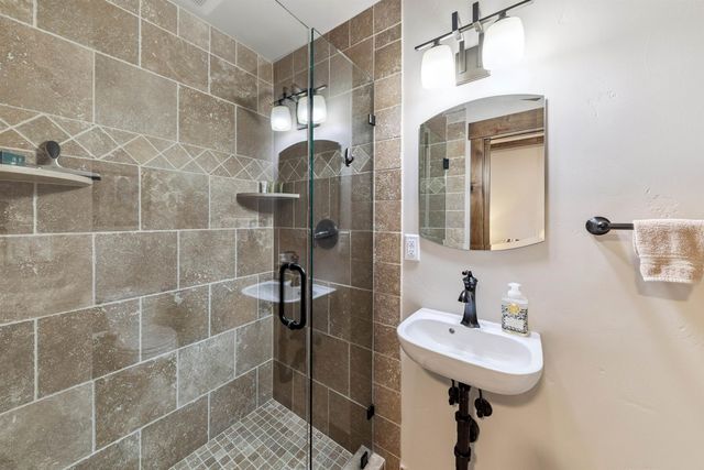 10935 Skislope Way, Truckee, CA 96161