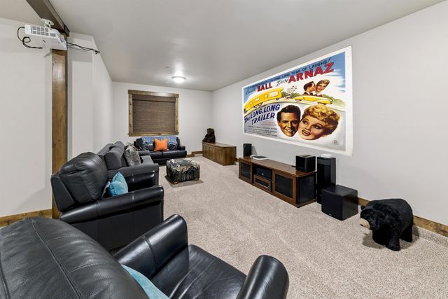 10935 Skislope Way, Truckee, CA 96161