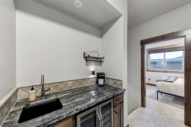 10935 Skislope Way, Truckee, CA 96161