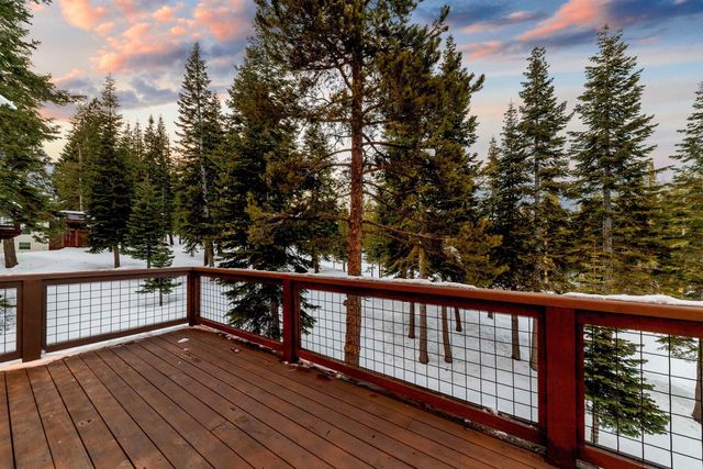 10935 Skislope Way, Truckee, CA 96161