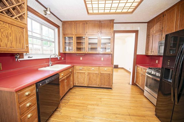 924 South Pickwick Avenue, Springfield, MO 65804