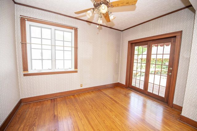 924 South Pickwick Avenue, Springfield, MO 65804
