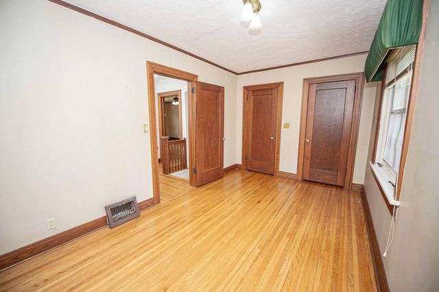 924 South Pickwick Avenue, Springfield, MO 65804