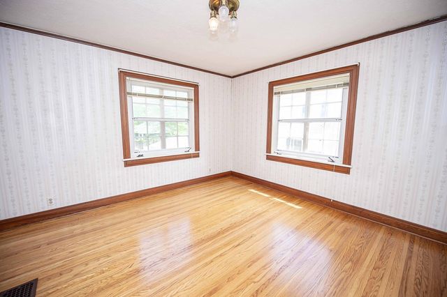 924 South Pickwick Avenue, Springfield, MO 65804