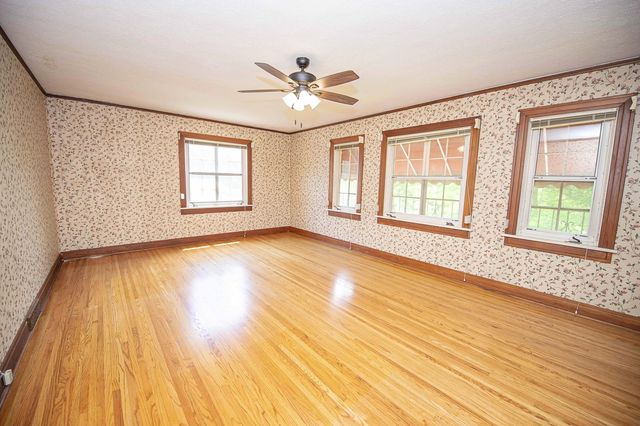 924 South Pickwick Avenue, Springfield, MO 65804