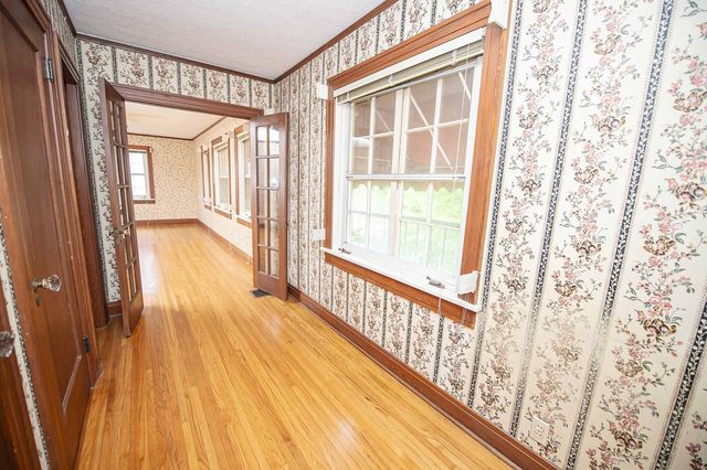 924 South Pickwick Avenue, Springfield, MO 65804