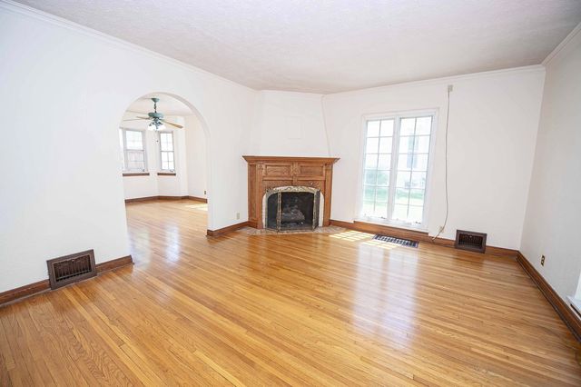 924 South Pickwick Avenue, Springfield, MO 65804