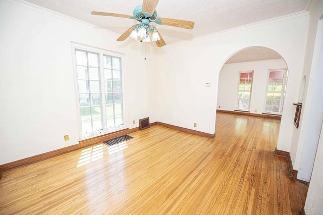 924 South Pickwick Avenue, Springfield, MO 65804
