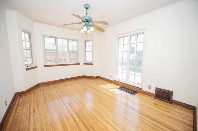 924 South Pickwick Avenue, Springfield, MO 65804