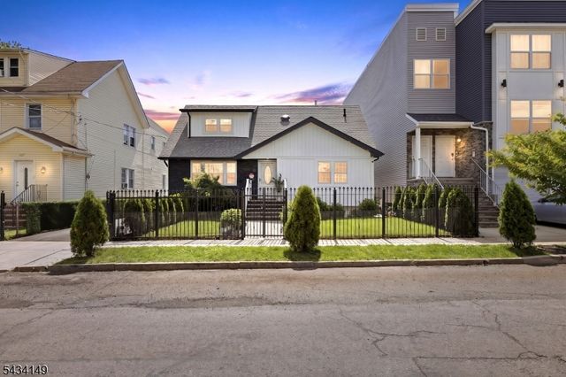 303 N 13Th St, Newark City, NJ 07107