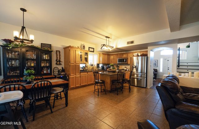 237 LAUREL SPRINGS Court, El Paso, TX 79932