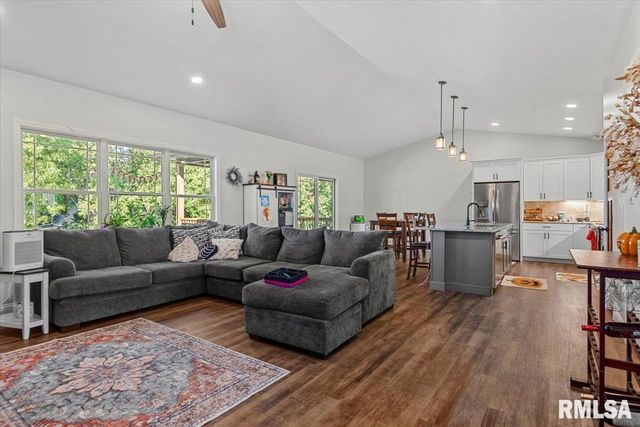 47 Durbin Terrace, Chatham, IL 62629