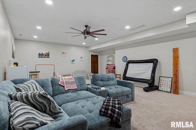 47 Durbin Terrace, Chatham, IL 62629