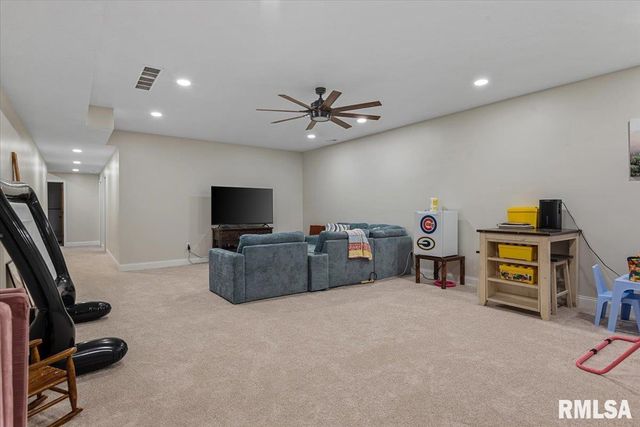 47 Durbin Terrace, Chatham, IL 62629