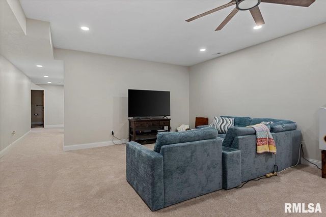 47 Durbin Terrace, Chatham, IL 62629