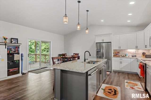 47 Durbin Terrace, Chatham, IL 62629