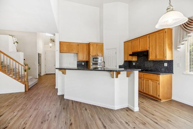 9465 Mainline Dr, Elk Grove, CA 95624