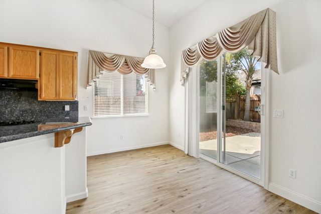 9465 Mainline Dr, Elk Grove, CA 95624