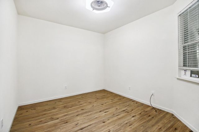 9465 Mainline Dr, Elk Grove, CA 95624