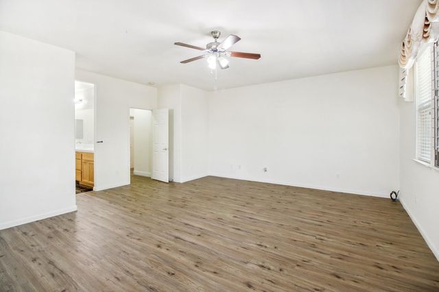 9465 Mainline Dr, Elk Grove, CA 95624