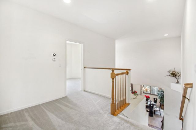 9465 Mainline Dr, Elk Grove, CA 95624