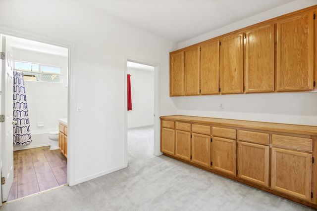 9465 Mainline Dr, Elk Grove, CA 95624