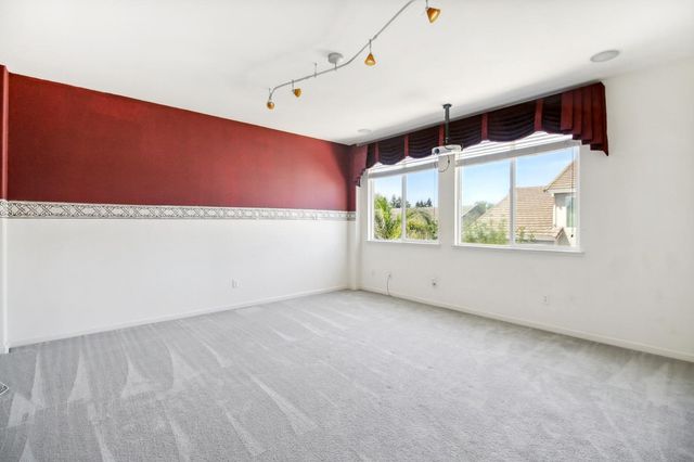 9465 Mainline Dr, Elk Grove, CA 95624