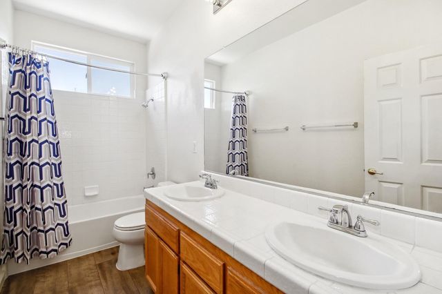 9465 Mainline Dr, Elk Grove, CA 95624