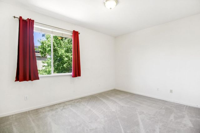 9465 Mainline Dr, Elk Grove, CA 95624