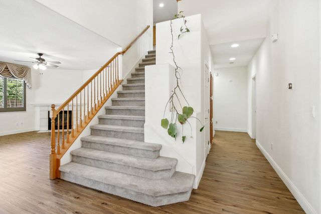 9465 Mainline Dr, Elk Grove, CA 95624