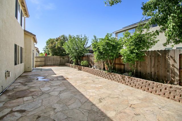 9465 Mainline Dr, Elk Grove, CA 95624