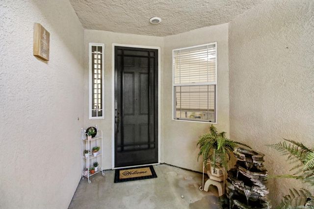 9465 Mainline Dr, Elk Grove, CA 95624