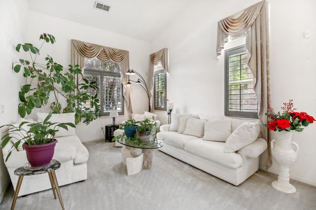 9465 Mainline Dr, Elk Grove, CA 95624