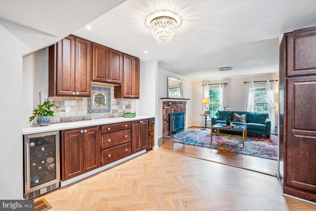 2044 KINGS HOUSE RD, Silver Spring, MD 20905