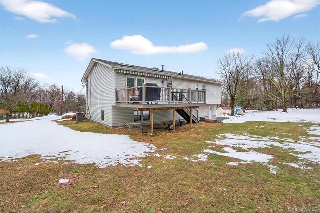 41 Montclair Avenue, Airmont, NY 10952