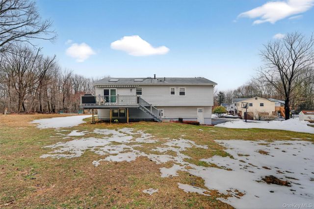 41 Montclair Avenue, Airmont, NY 10952