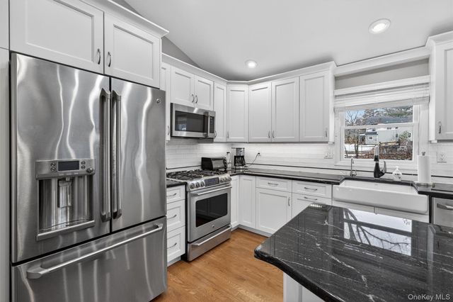 41 Montclair Avenue, Airmont, NY 10952