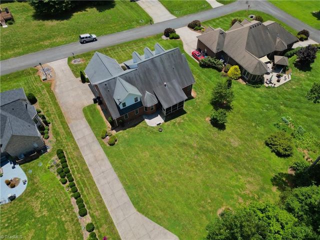 6623 Aspen Forest Lane, Walkertown, NC 27051