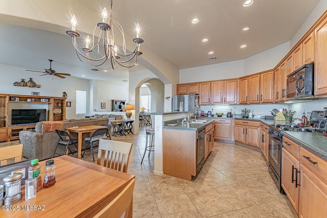 5937 S Scarlet Sky Place, Green Valley, AZ 85622