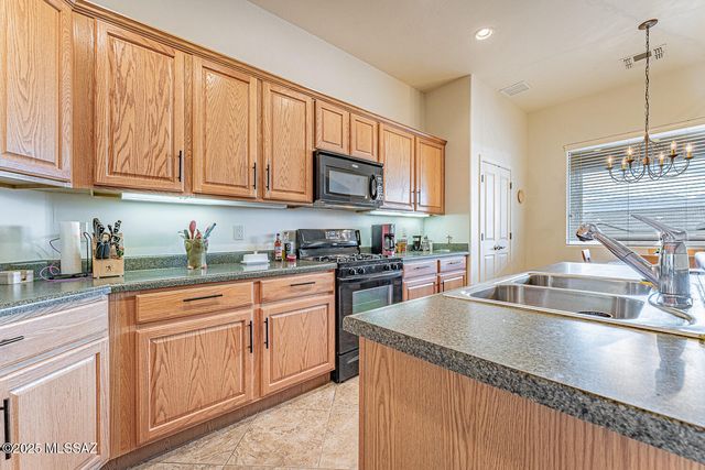 5937 S Scarlet Sky Place, Green Valley, AZ 85622