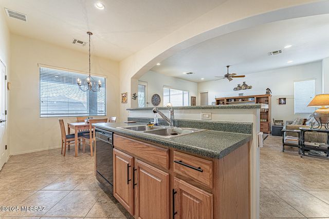 5937 S Scarlet Sky Place, Green Valley, AZ 85622
