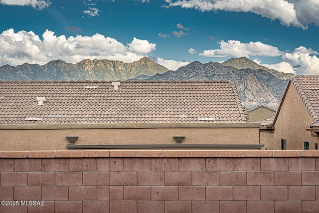 5937 S Scarlet Sky Place, Green Valley, AZ 85622