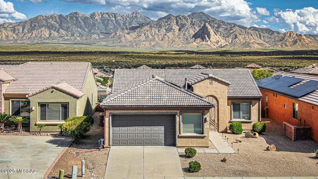 5937 S Scarlet Sky Place, Green Valley, AZ 85622