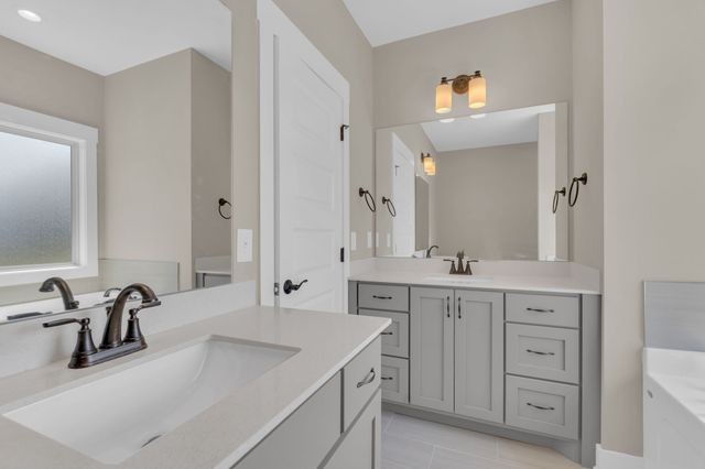 1170 Rimrock Rd, Smyrna, TN 37167