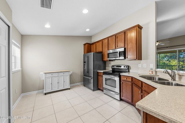 6609 JEFFERSON GARDEN Court 16-E, Jacksonville, FL 32258