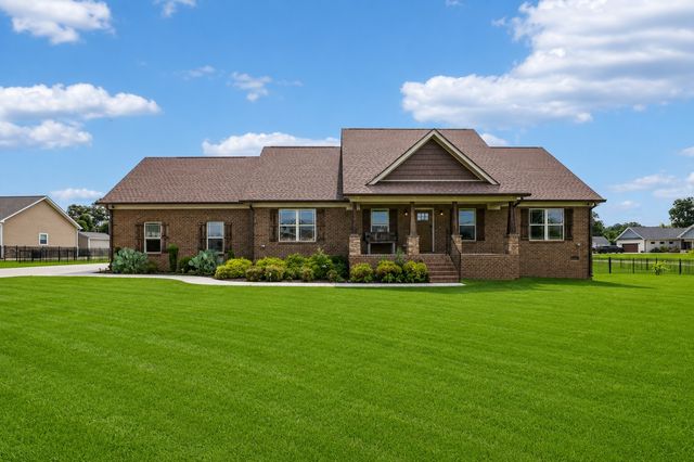 32 Richland Hills Dr, Manchester, TN 37355