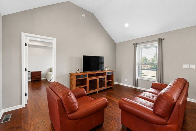 32 Richland Hills Dr, Manchester, TN 37355
