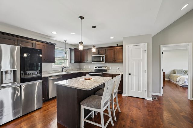 32 Richland Hills Dr, Manchester, TN 37355